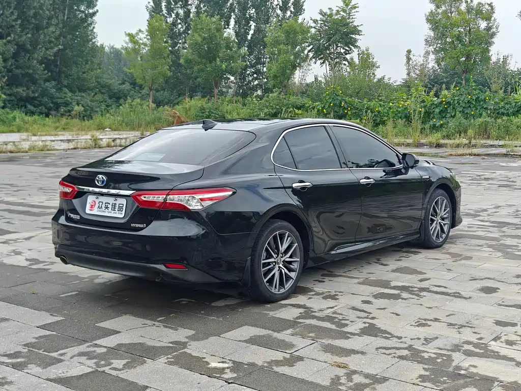 Toyota Camry — миниатюра 7