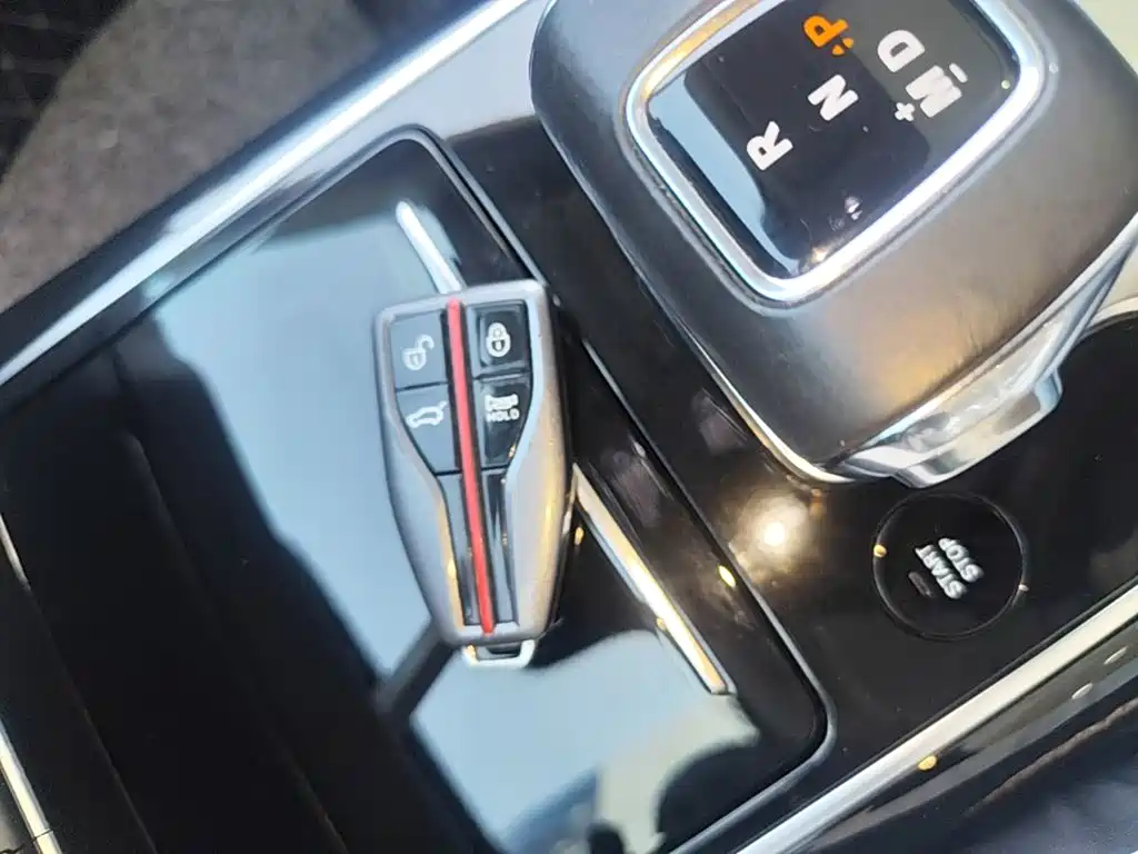 Hongqi Hongqi HS5 — миниатюра 9