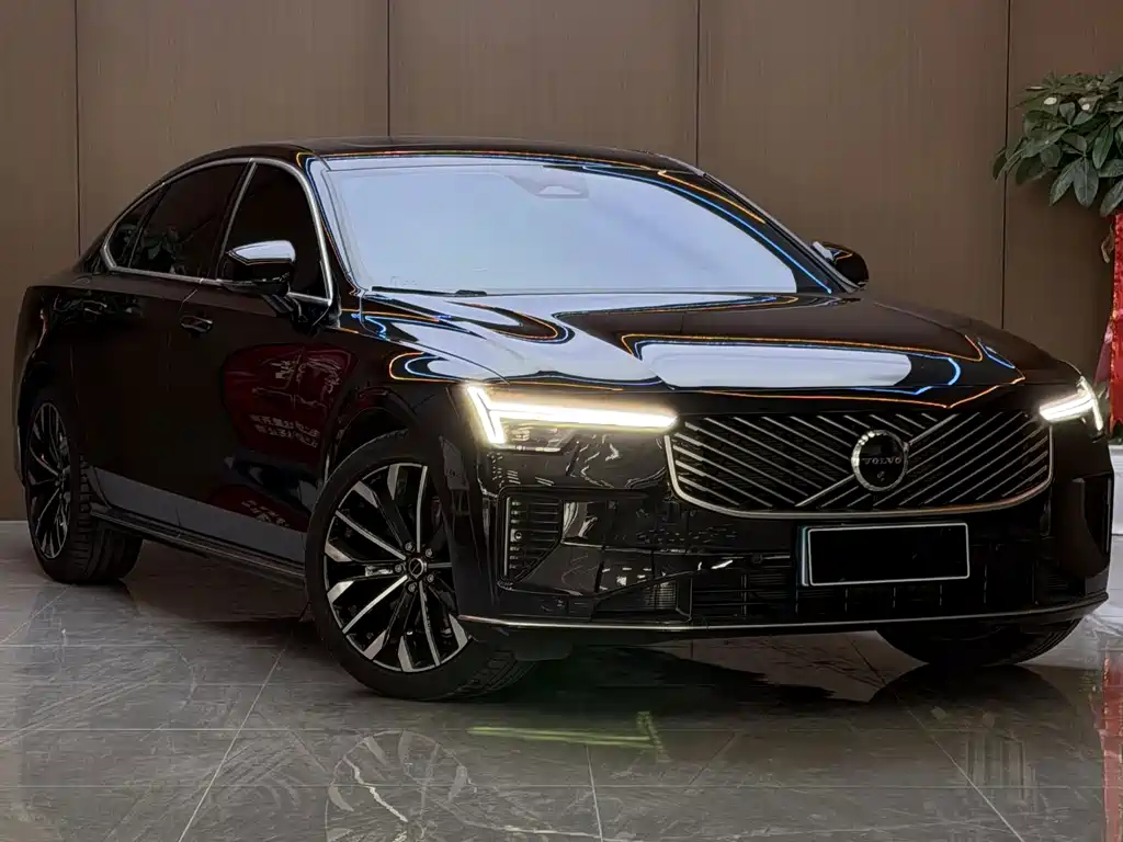 Volvo S90 — миниатюра 6