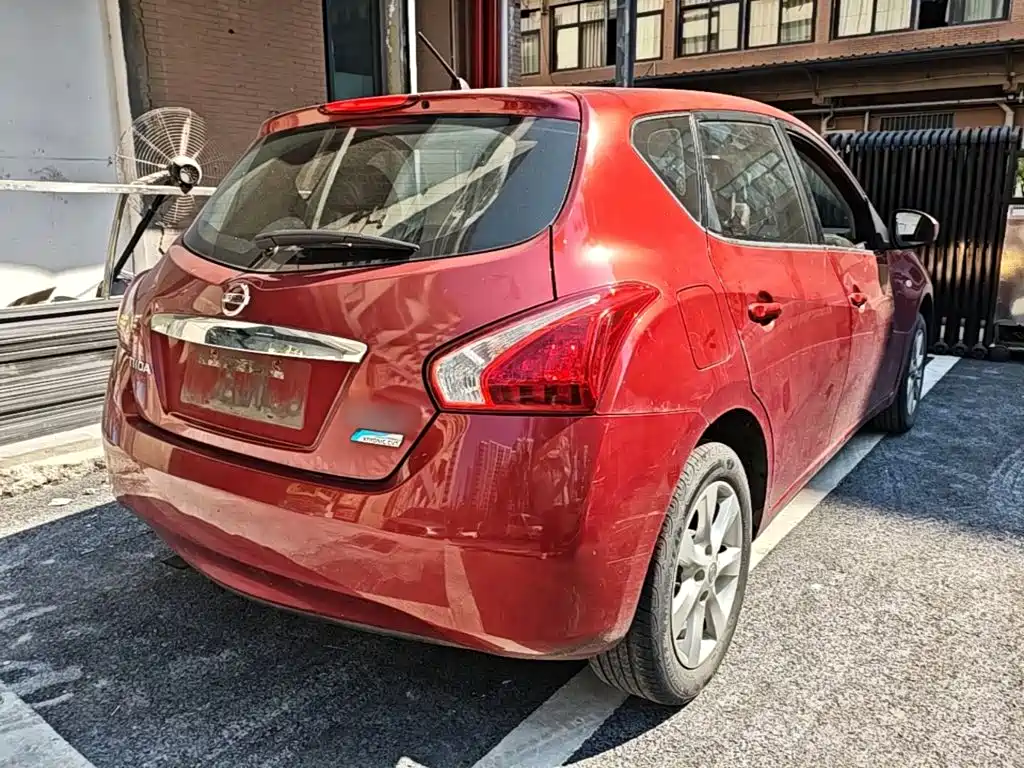 Nissan Tiida — миниатюра 7