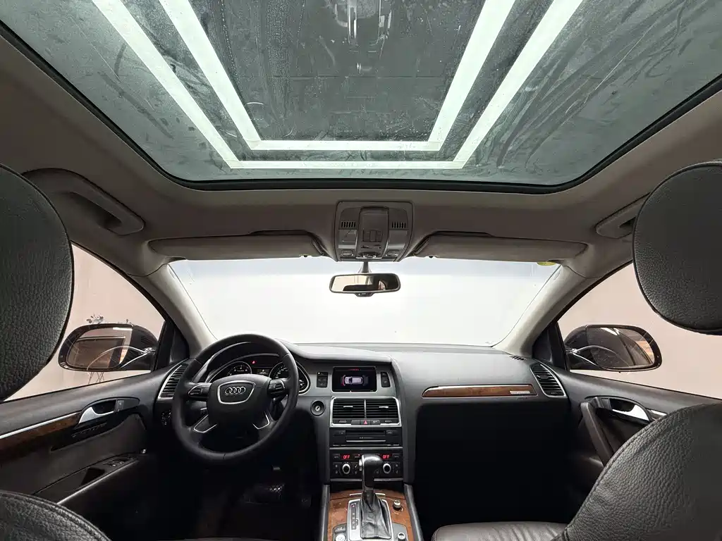 Audi Q7 — миниатюра 8
