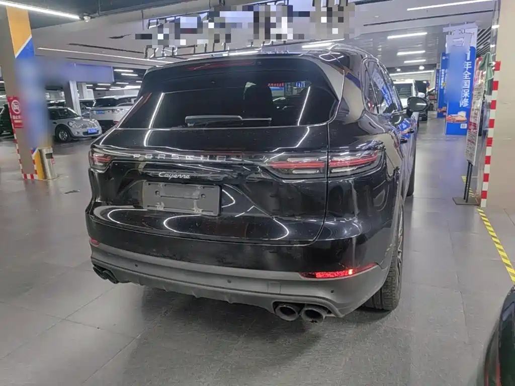 Porsche Cayenne — миниатюра 7