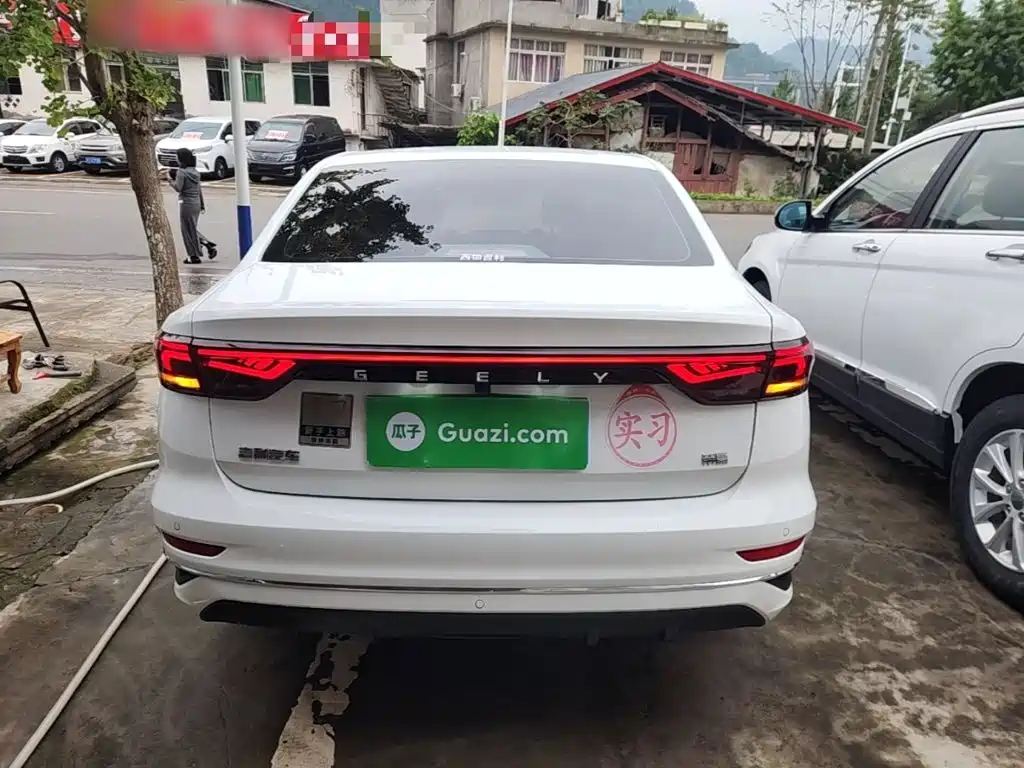 Geely Emgrand — миниатюра 6