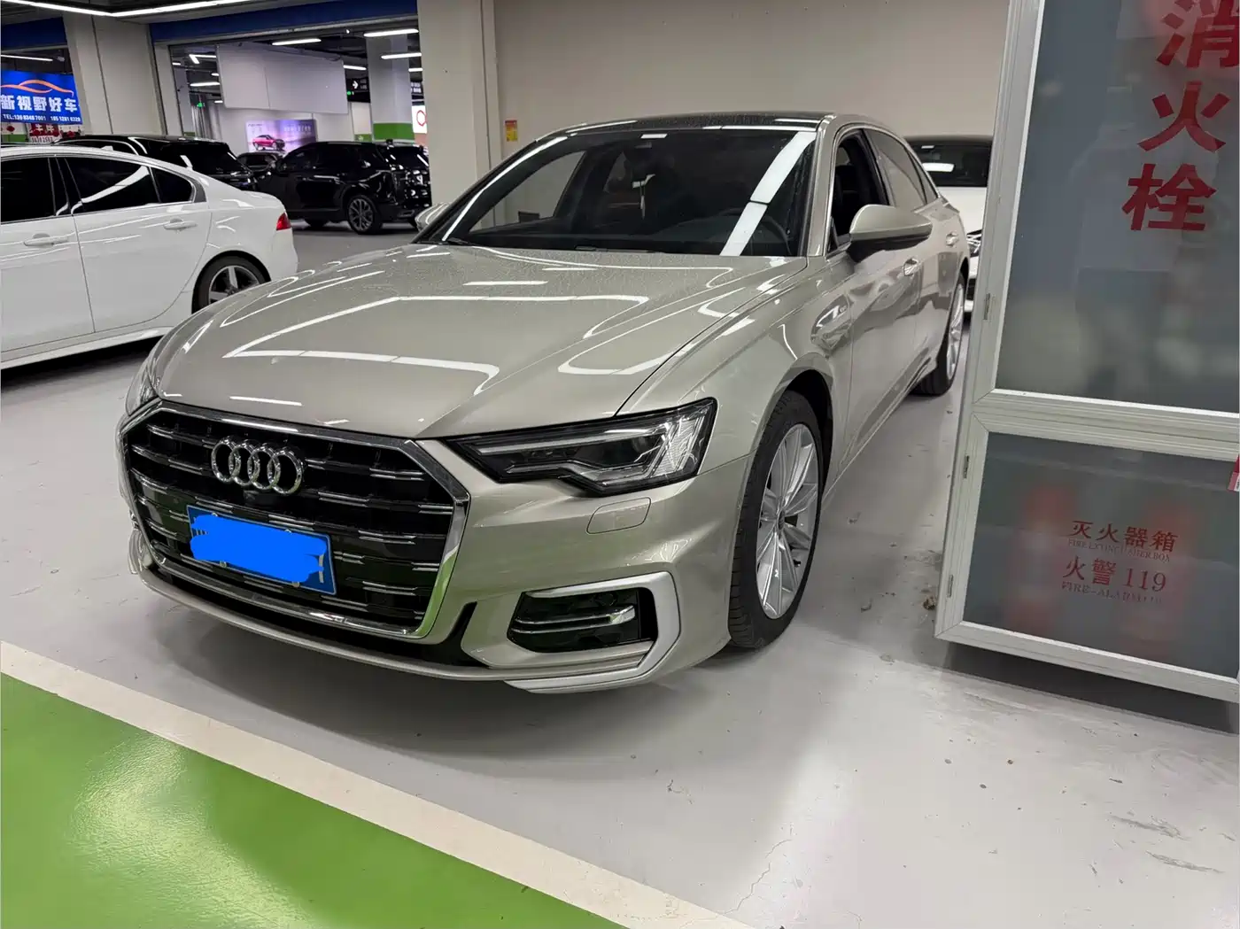 奥迪A6L 2024款 45 TFSI 臻选动感型 2023