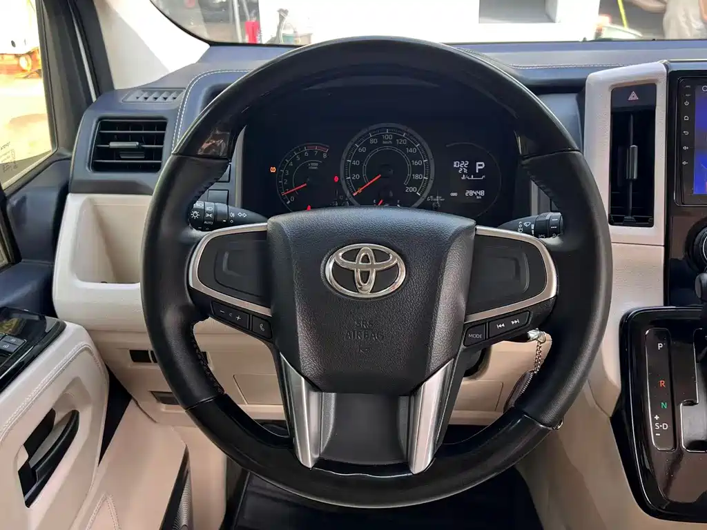 Toyota Hiace — миниатюра 13