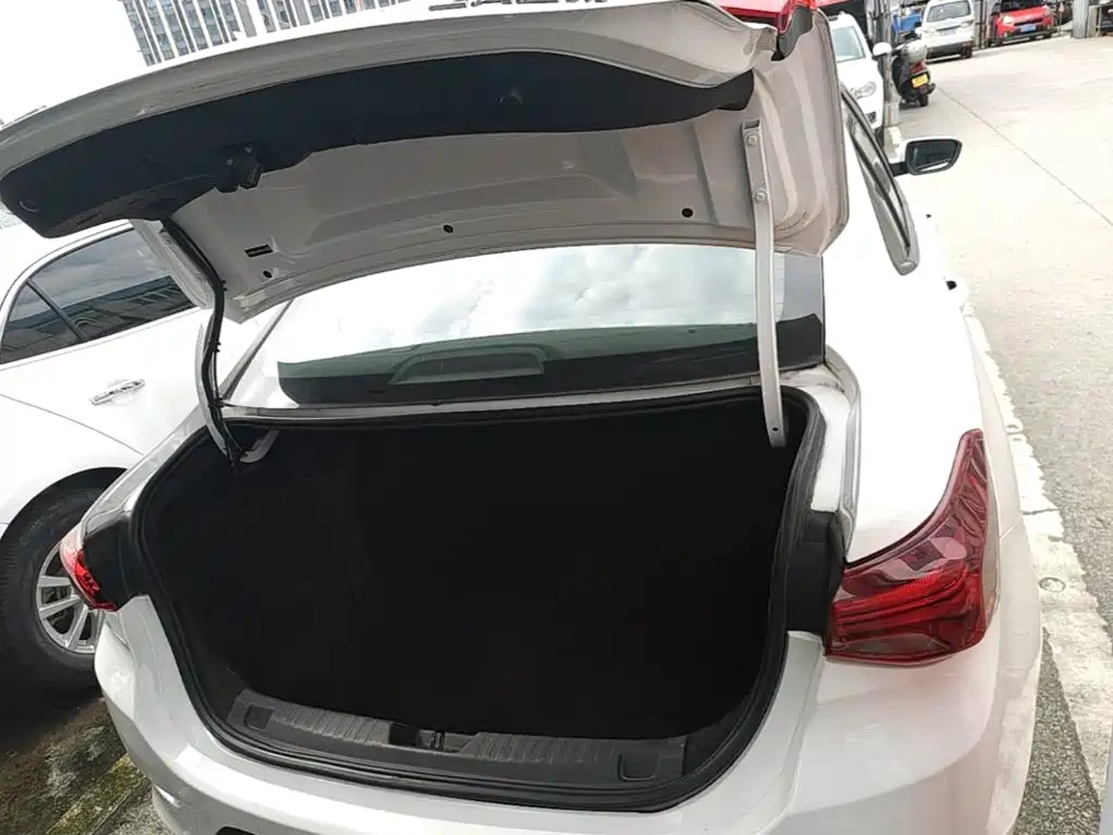 Chevrolet Cavalier — миниатюра 19