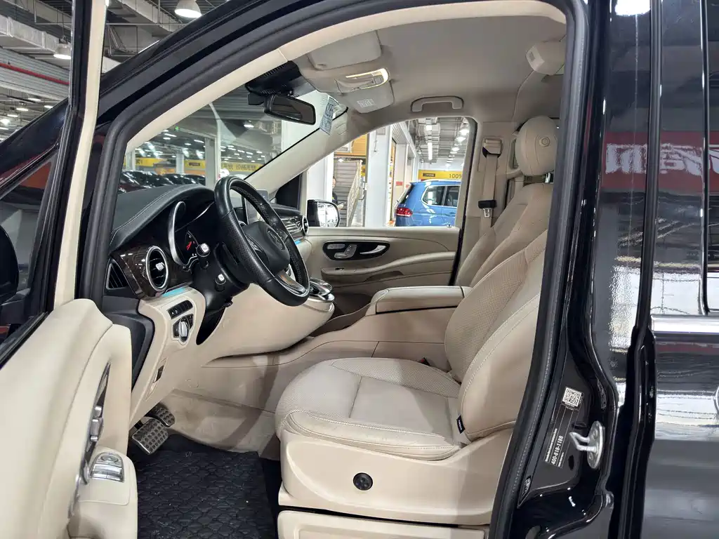 Mercedes-Benz V-Class — миниатюра 12