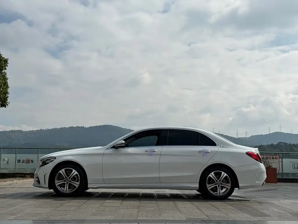 Mercedes-Benz C-Class — миниатюра 10