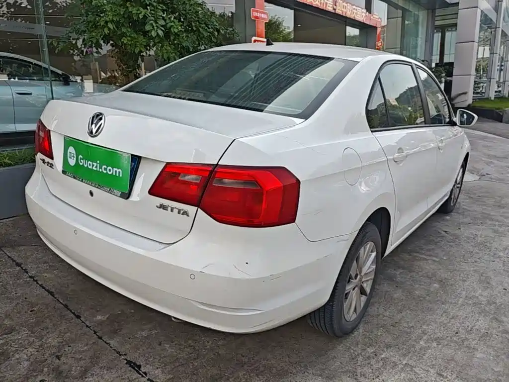 Volkswagen Jetta — миниатюра 7