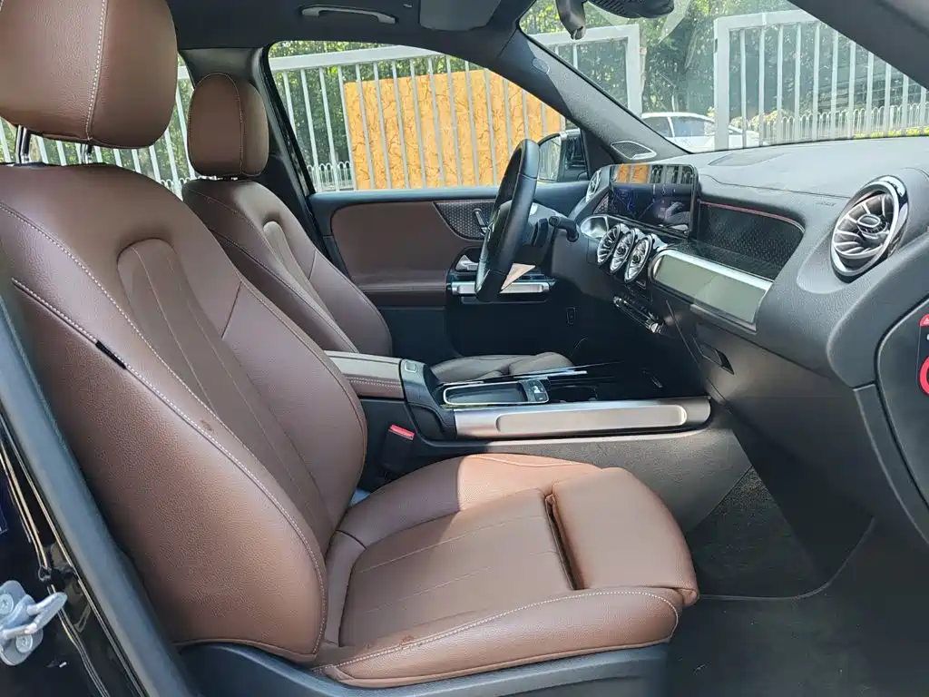 Mercedes-Benz EQB — миниатюра 10