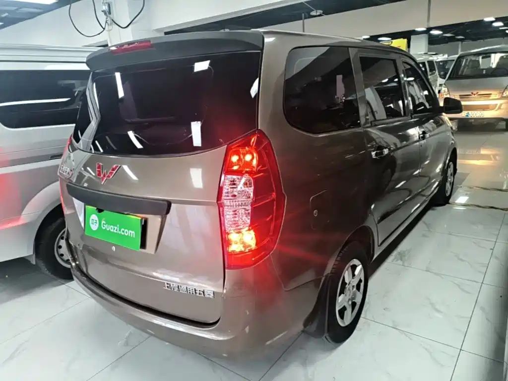 Wuling Hongguang — миниатюра 7