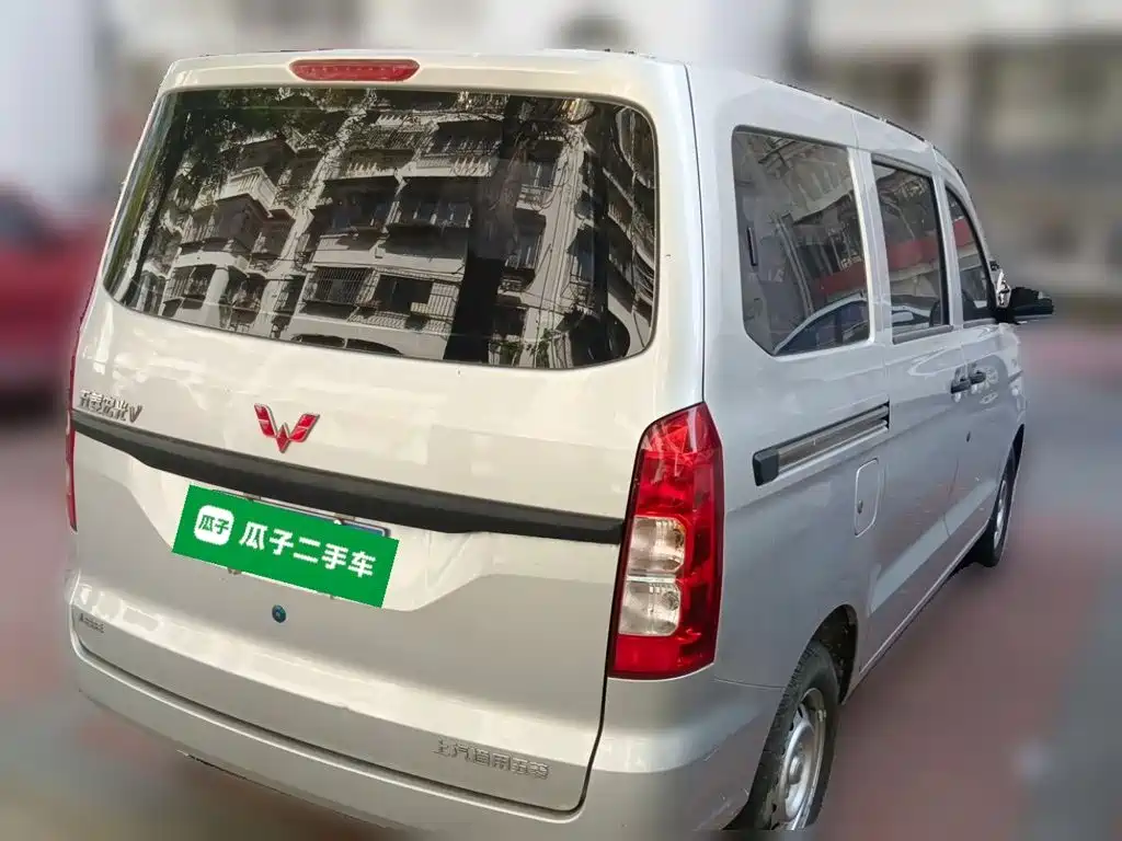 Wuling Hongguang V — миниатюра 4