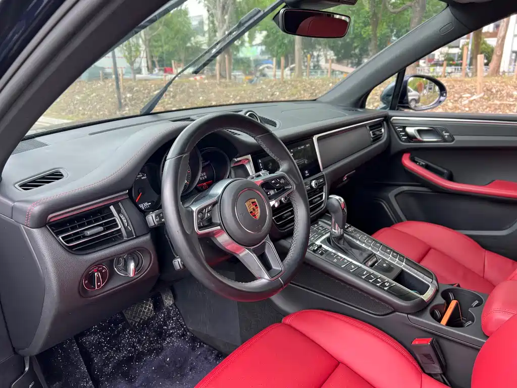 Porsche Macan — миниатюра 9