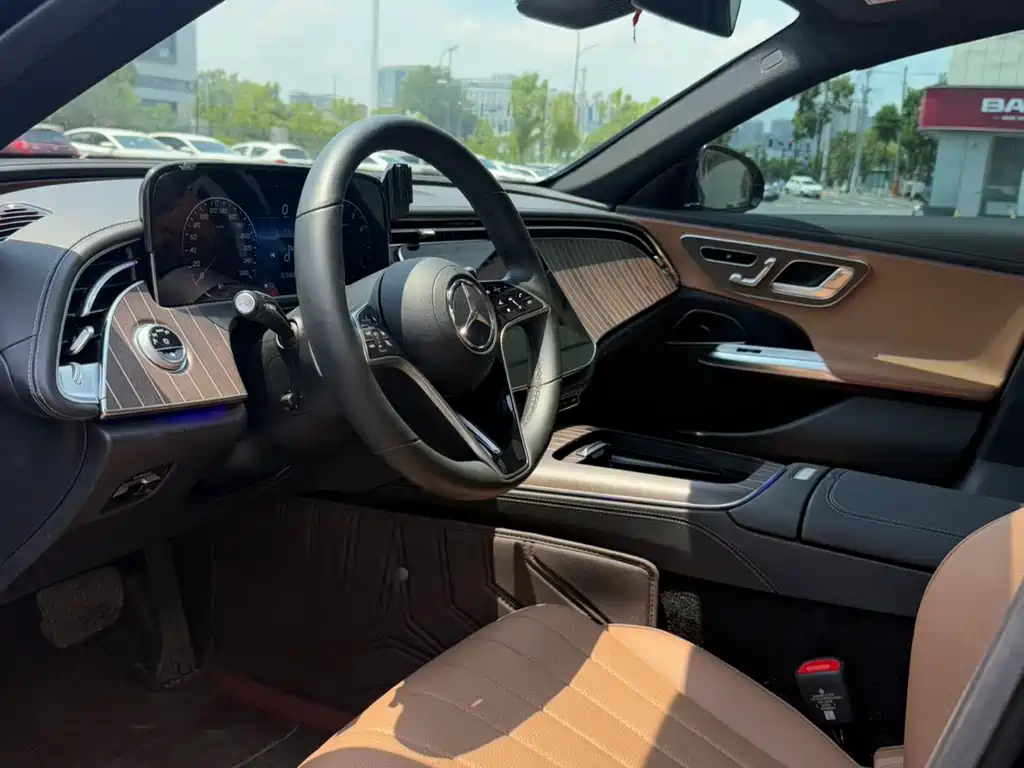 Mercedes-Benz E-Class E 2024 E 300 L Fashion