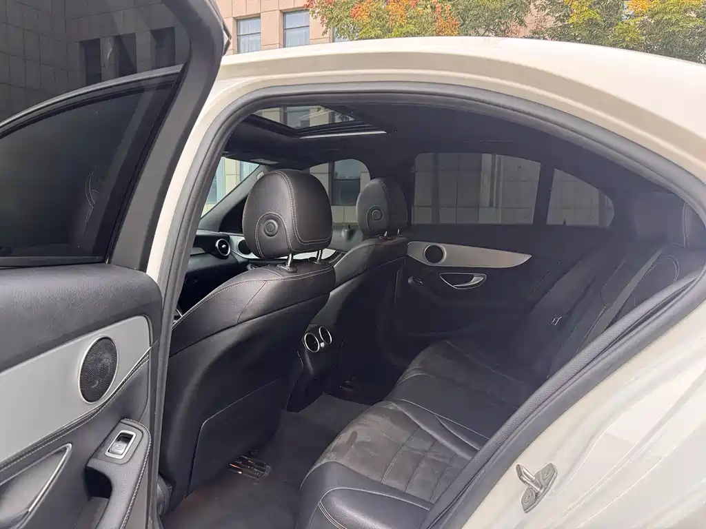 Mercedes-Benz C-Class — миниатюра 8