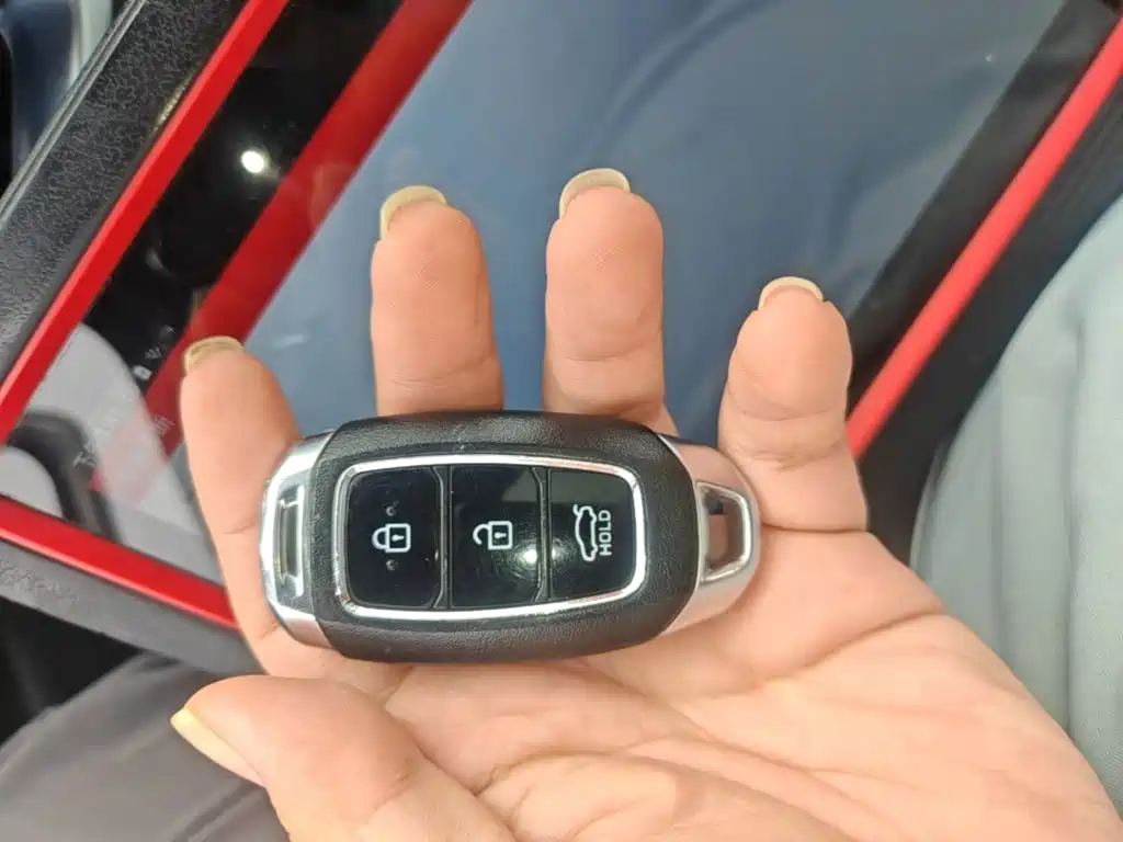 Hyundai Elantra — миниатюра 9
