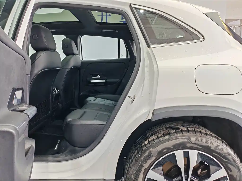 Mercedes-Benz GLA — миниатюра 12