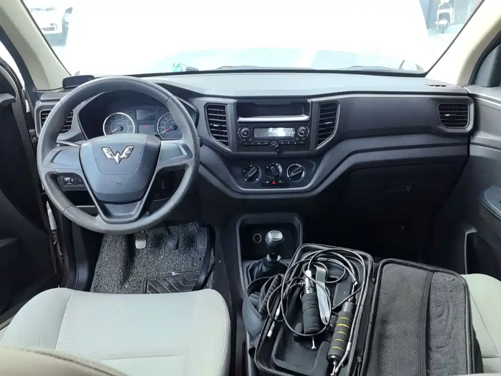 Wuling Hongguang V — миниатюра 10