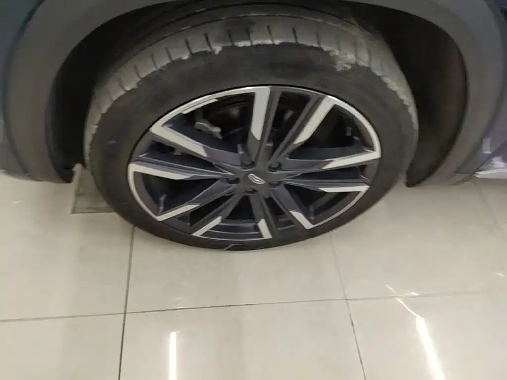 Geely Xingyue L — миниатюра 23
