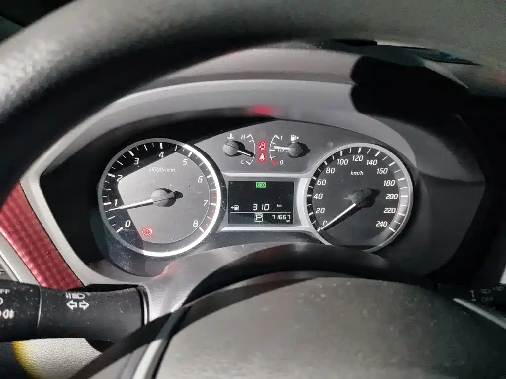 Nissan Bluebird — миниатюра 12