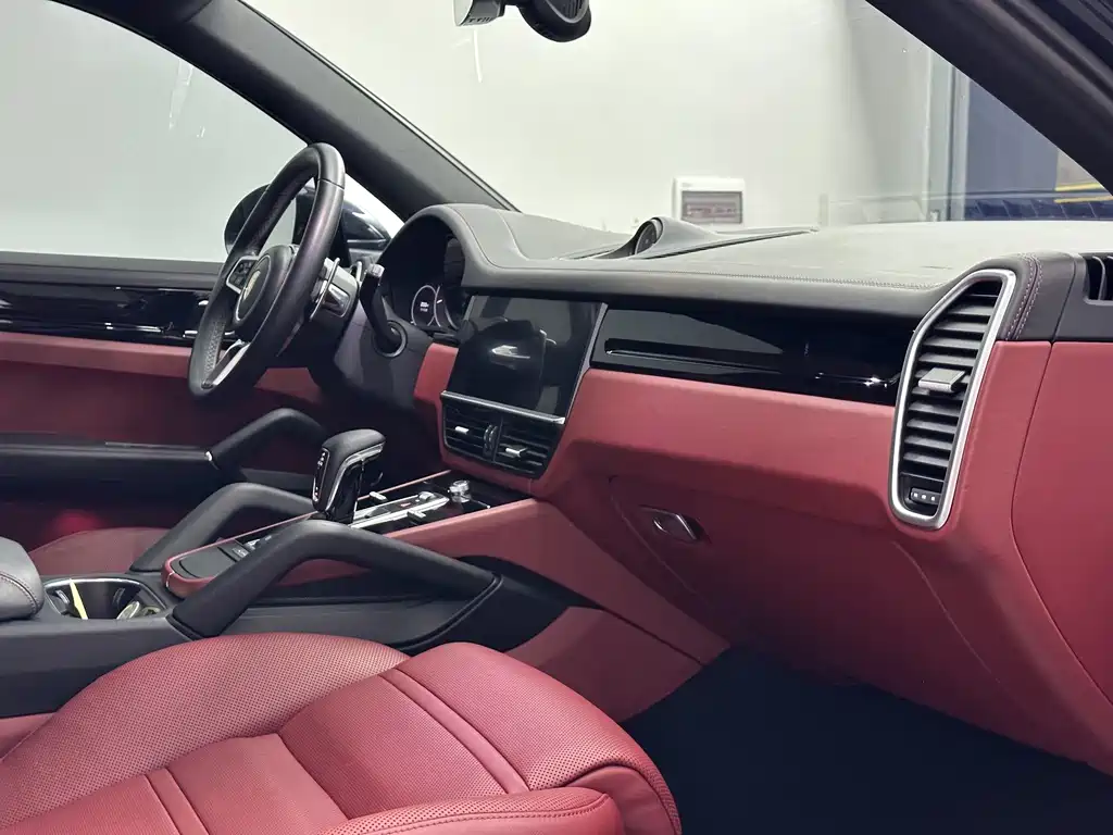 Porsche Cayenne — миниатюра 15