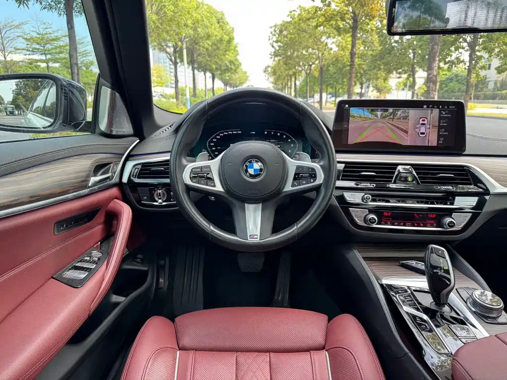 BMW 5 Series — миниатюра 9