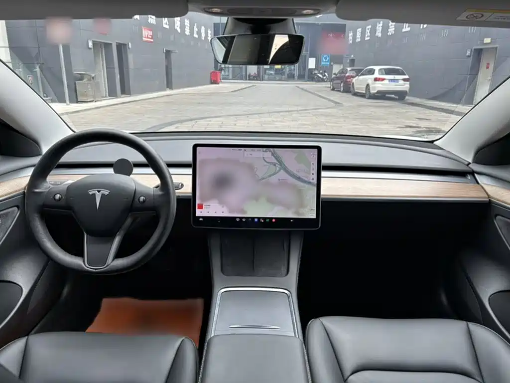Tesla Model 3 — миниатюра 19