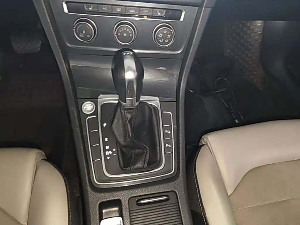 Volkswagen Golf — миниатюра 14