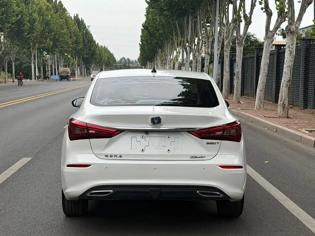 Changan Eado — миниатюра 4