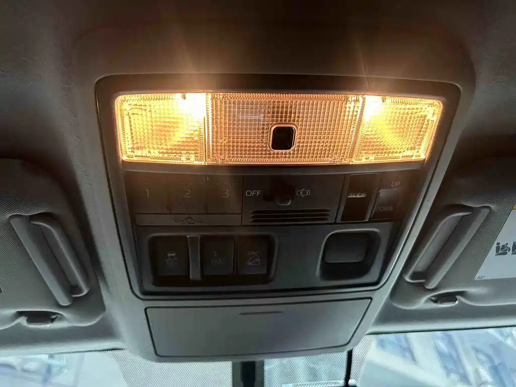 Toyota 4Runner — миниатюра 13