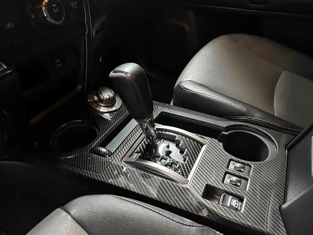 Toyota 4Runner — миниатюра 12