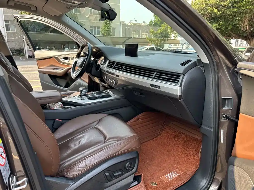 Audi Q7 — миниатюра 13