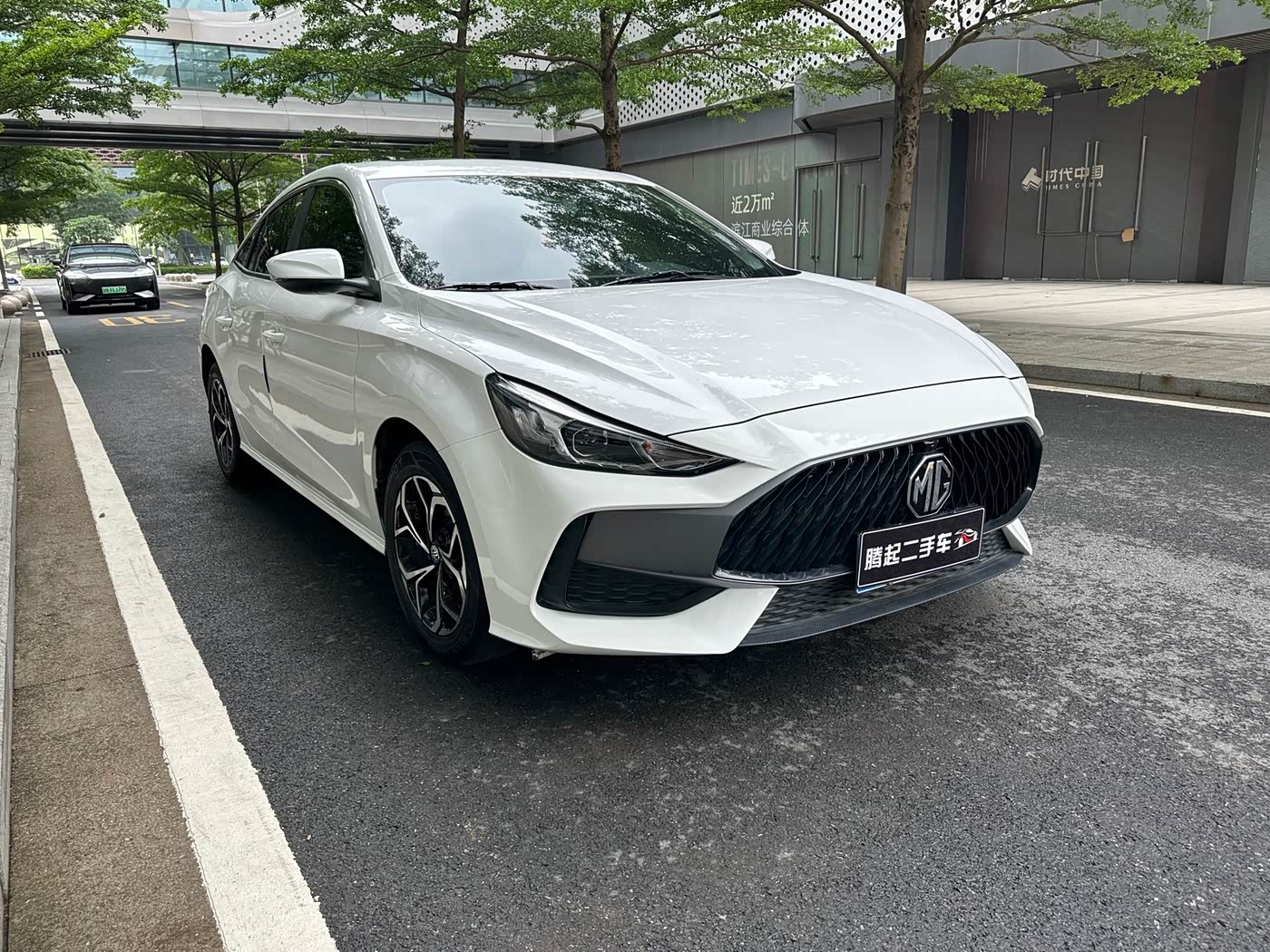 MG MG5 1.5 л 2022 г. Белый, пробег 35000 км