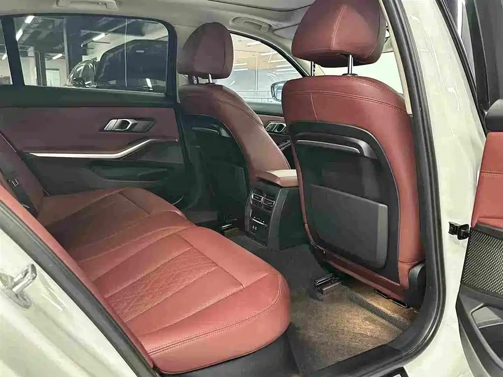 BMW 3 Series — миниатюра 13