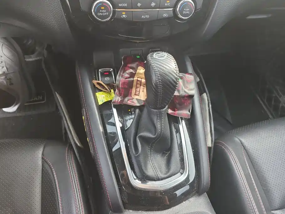 Nissan Qashqai — миниатюра 16