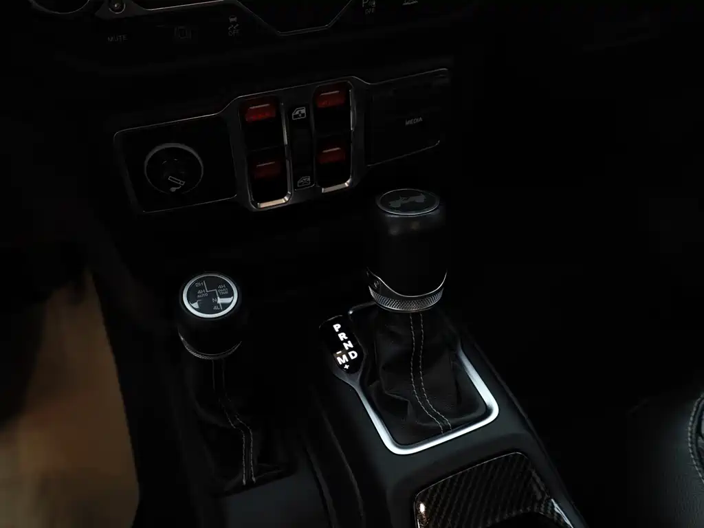 Jeep Wrangler PHEV — миниатюра 13