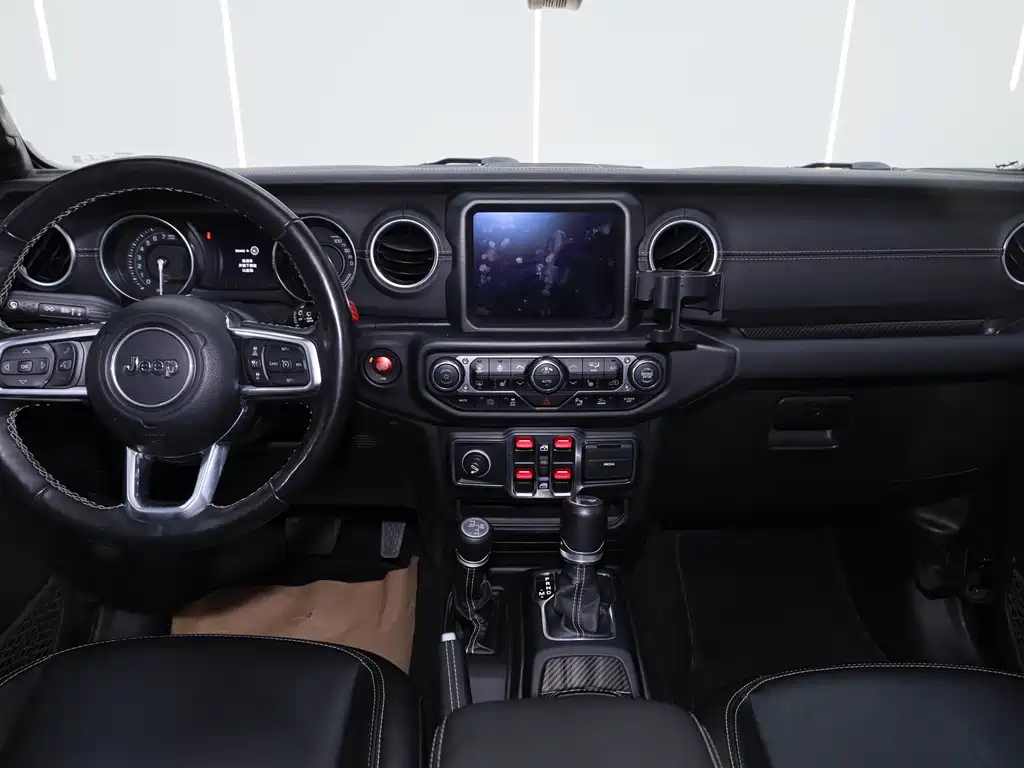 Jeep Wrangler PHEV — миниатюра 26