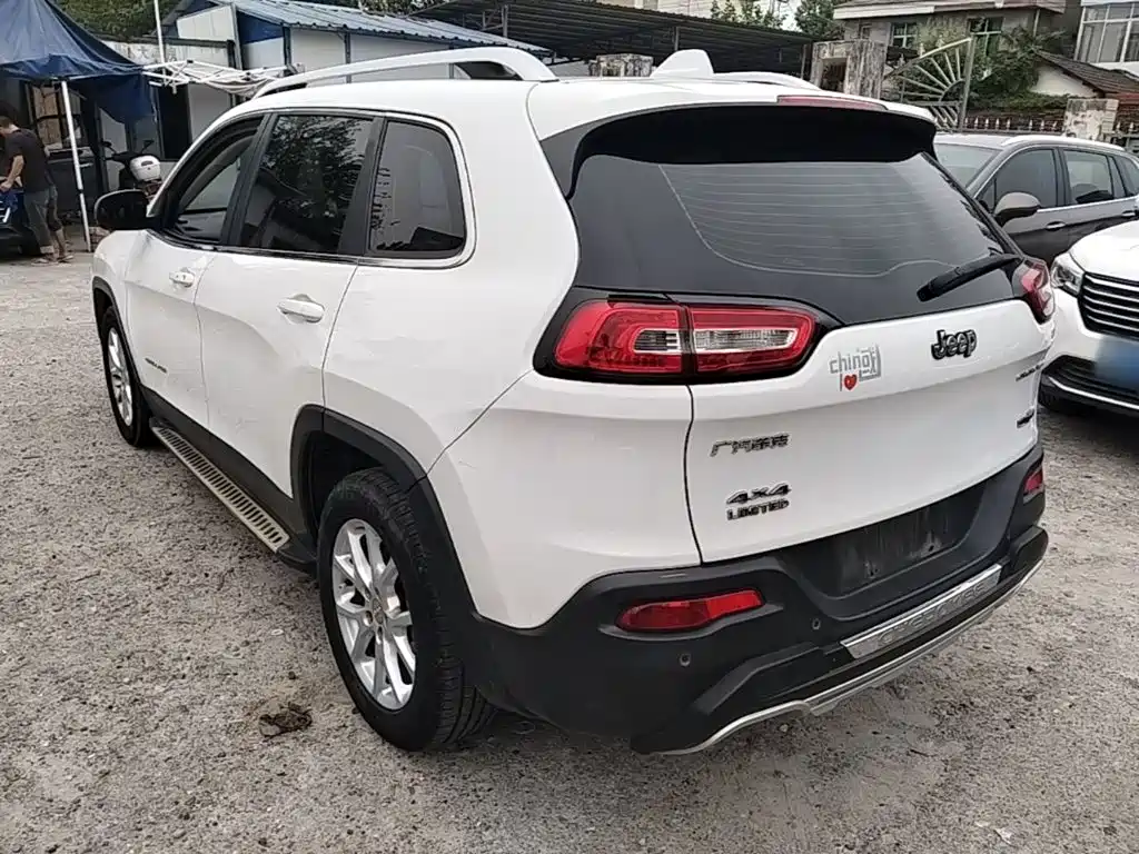 Jeep Cherokee — миниатюра 5