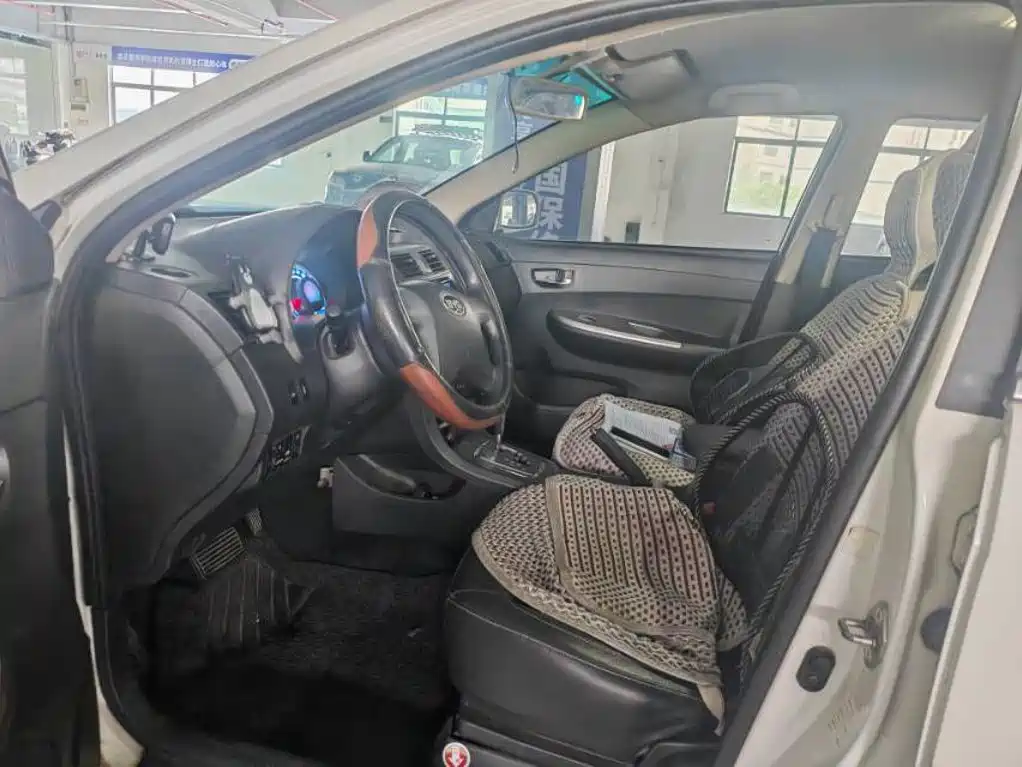 BYD L3 2015 1.5L AT Comfort