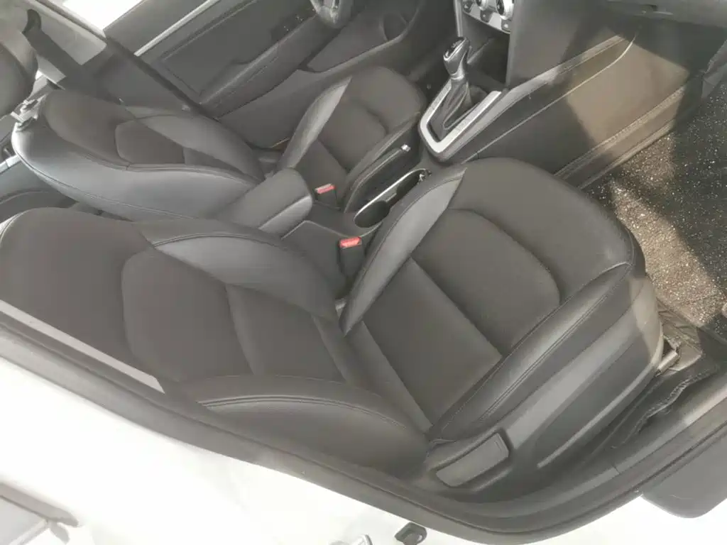 Hyundai Elantra — миниатюра 25