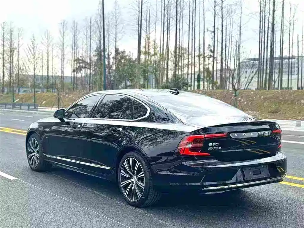 Volvo S90 — миниатюра 3