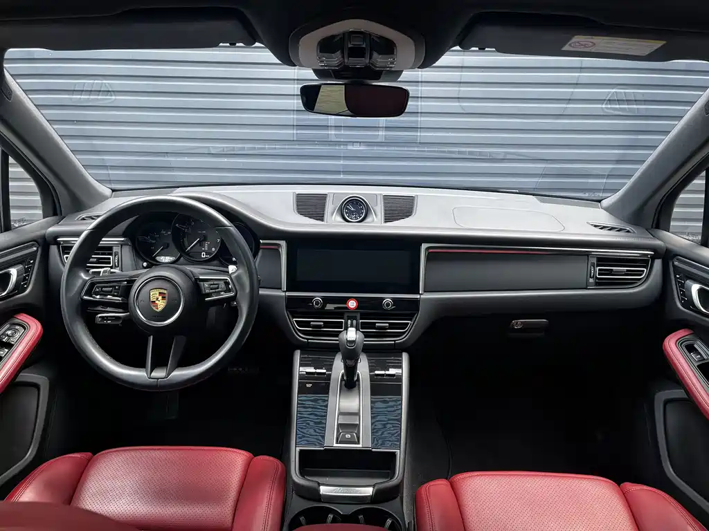 Porsche Macan — миниатюра 10