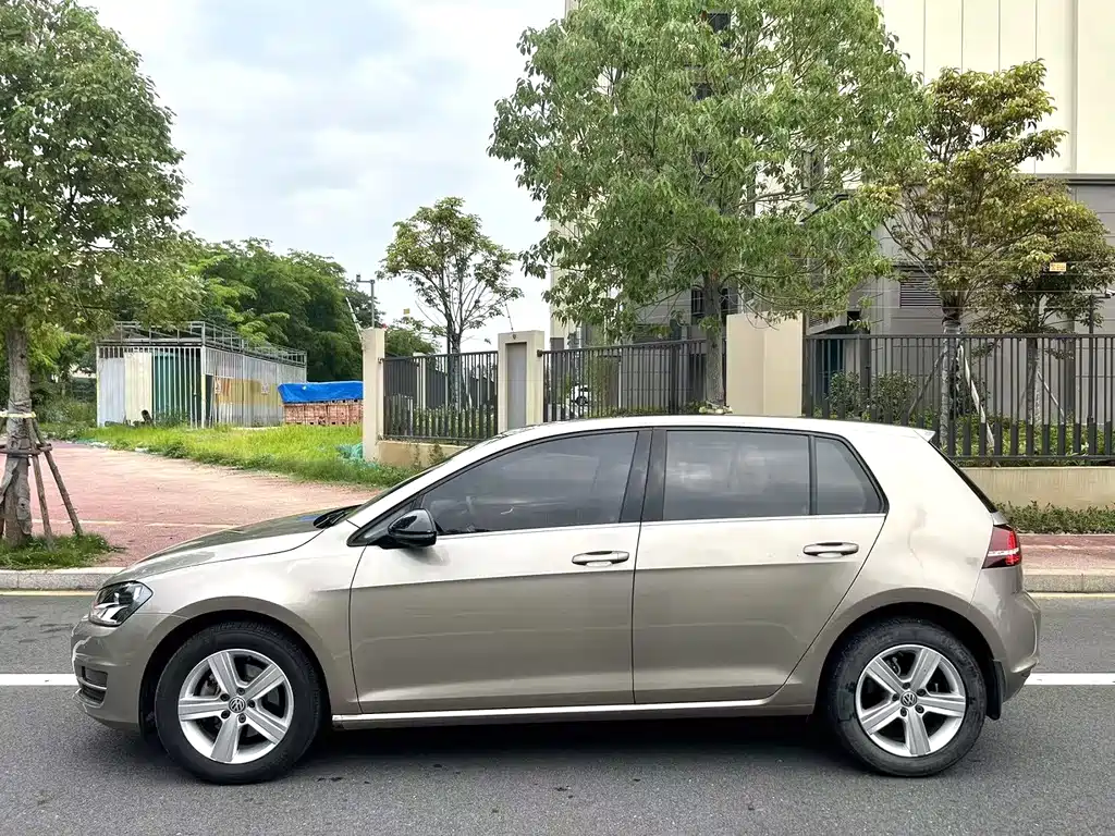 Volkswagen Golf — миниатюра 6