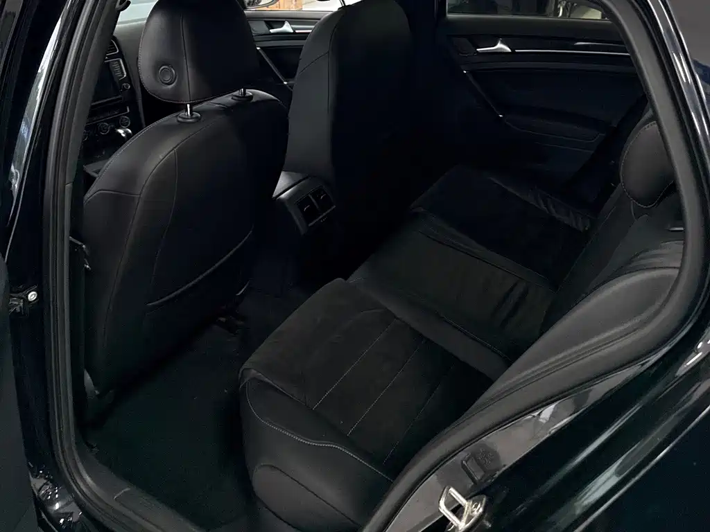 Volkswagen Golf GTI — миниатюра 9