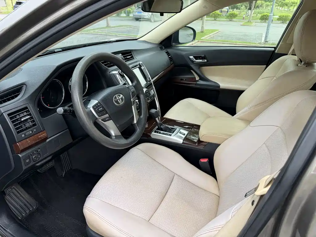 Toyota Reiz — миниатюра 4