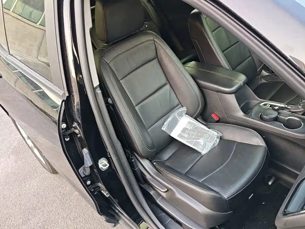 Chevrolet Equinox — миниатюра 25