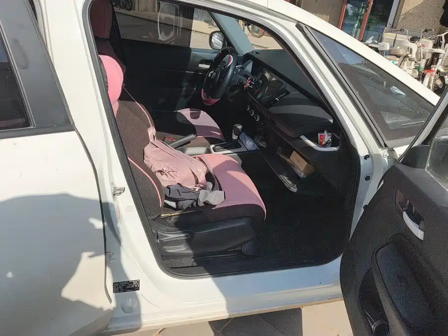 Honda Fit — миниатюра 8