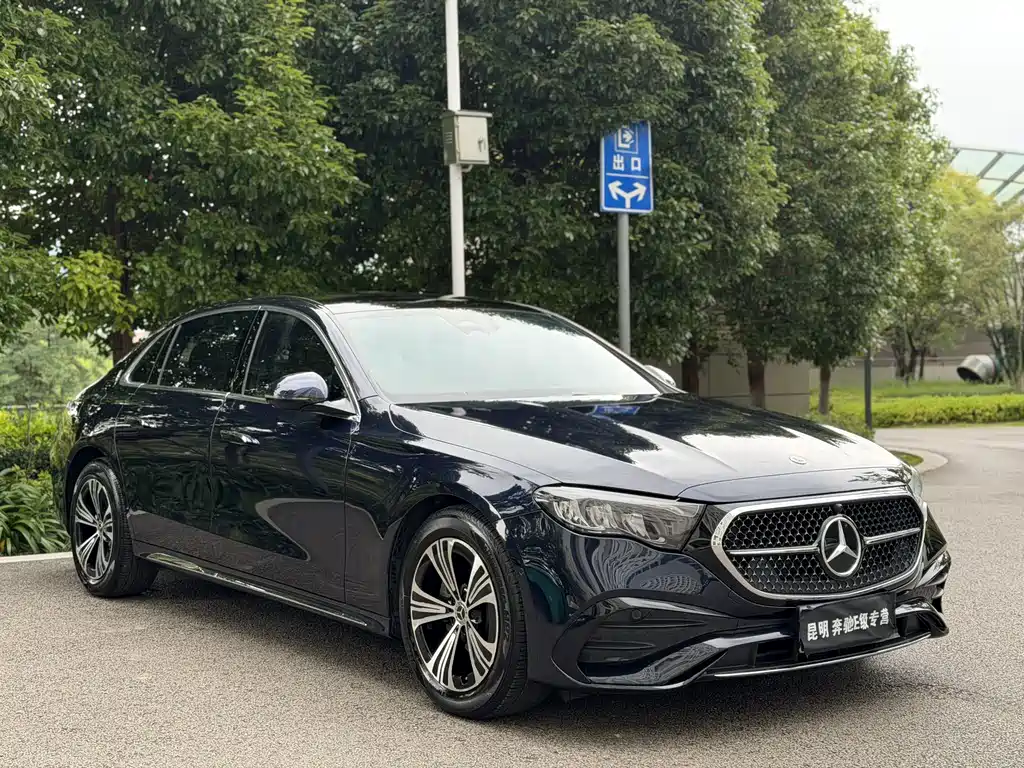 Mercedes-Benz E-Class — миниатюра 3