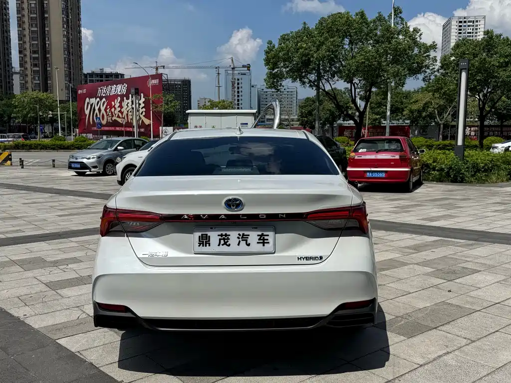 Toyota Avalon — миниатюра 4