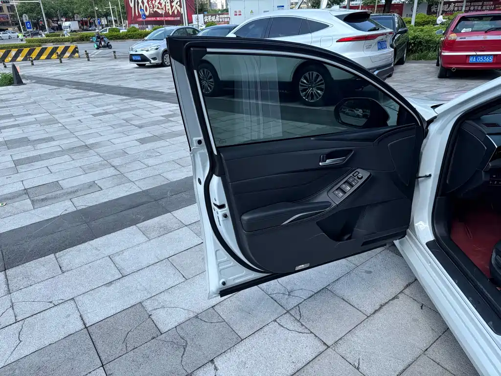 Toyota Avalon — миниатюра 18